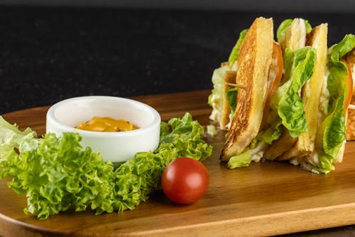 Bacon sand witch with lettuce