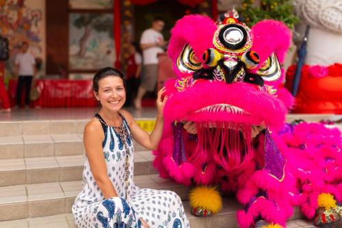 A,European,Tourist,Girl,At,A,Chinese,New,Year,Celebration