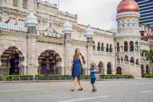 Mom,And,Son,On,Background,Of,Sultan,Abdul,Samad,Building